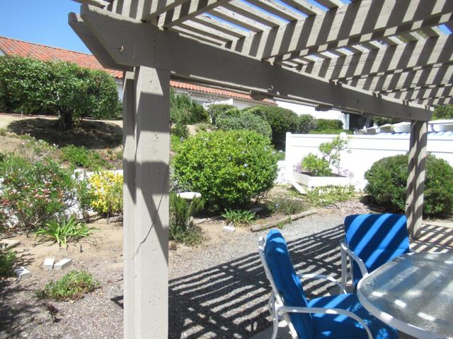 4052 Aeolia Way, Oceanside CA: https://media.crmls.org/mediaz/382764f3-7dfd-438f-9436-d2a05d2466ad.jpg