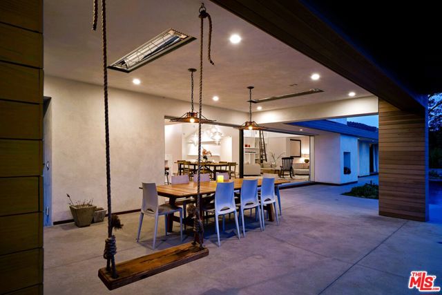 6342 Innsdale Drive, Los Angeles CA: https://media.crmls.org/mediaz/38278e91-964d-4e32-bf52-a770d998a906.jpg