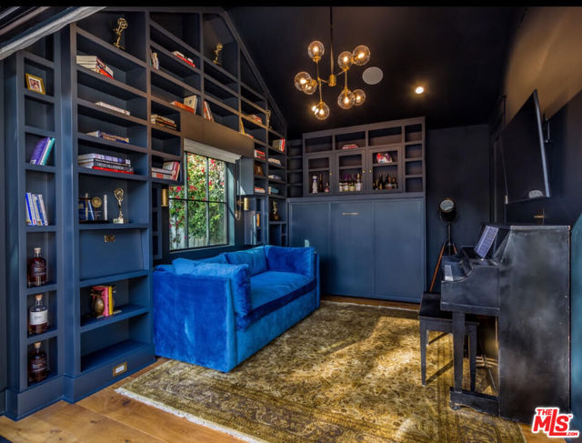 2835 Westbrook Avenue, Los Angeles CA: https://media.crmls.org/mediaz/3827c295-5007-43c6-80d2-168b31eb92b0.jpg