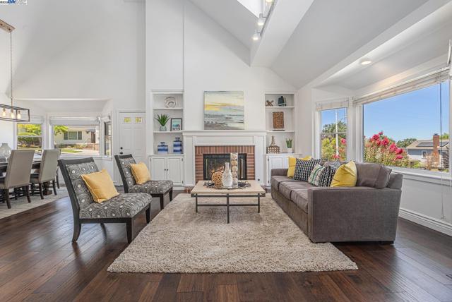 3868 Orion Ct, Pleasanton CA: https://media.crmls.org/mediaz/382840b8-6c4d-401f-a77b-06277ec20c30.jpg