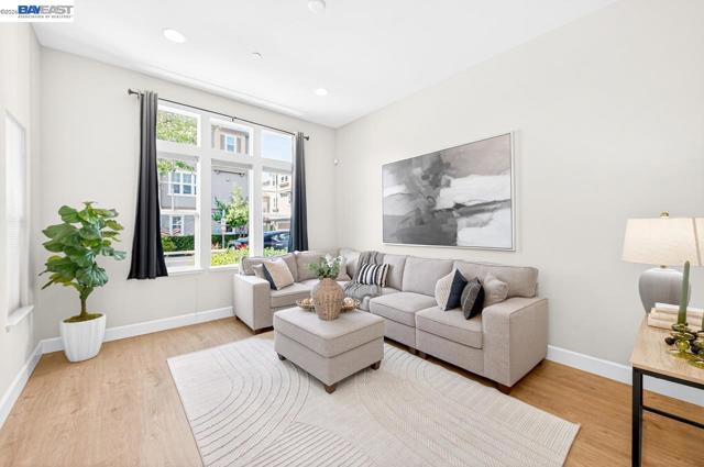 3651 Branding Iron Pl, Dublin CA: https://media.crmls.org/mediaz/3828ceeb-08c0-4ecd-81c8-a1b3071bbecb.jpg