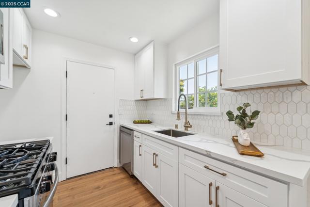23230 Anchor Avenue, Carson CA: https://media.crmls.org/mediaz/38296ad9-e871-4e00-9159-a6fbbf409a15.jpg