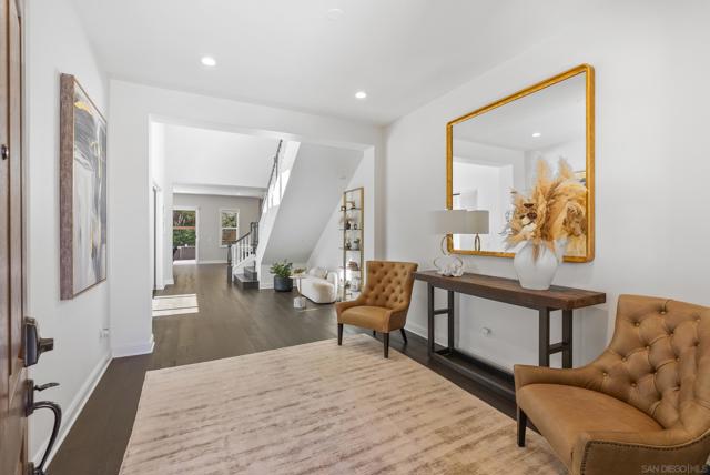 4706 Chase Ct, Carlsbad CA: https://media.crmls.org/mediaz/38297215-e4ba-4bb2-b10c-f35f2551876f.jpg