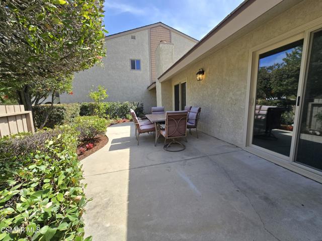 3123 Woodfern Circle, Thousand Oaks CA: https://media.crmls.org/mediaz/382a45a1-7a27-4b74-b9d9-34f117aa544b.jpg