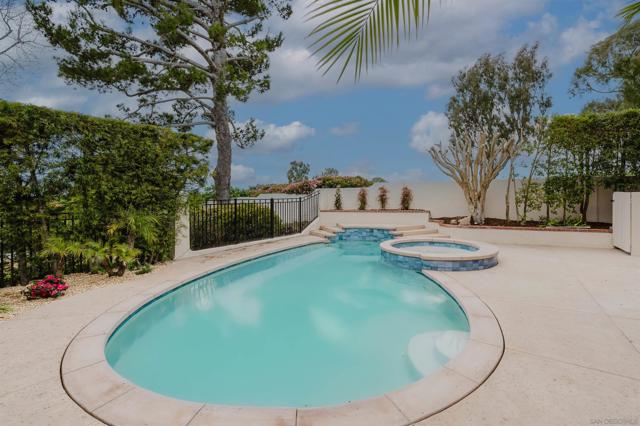 8206 Caminito Lacayo, La Jolla CA: https://media.crmls.org/mediaz/382a5cf5-85a7-4c76-a56a-3a78dbb419ec.jpg