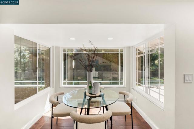 1925 Burnside Ct, Concord CA: https://media.crmls.org/mediaz/382b08a5-3042-465f-94ba-95af7b3bd5a2.jpg