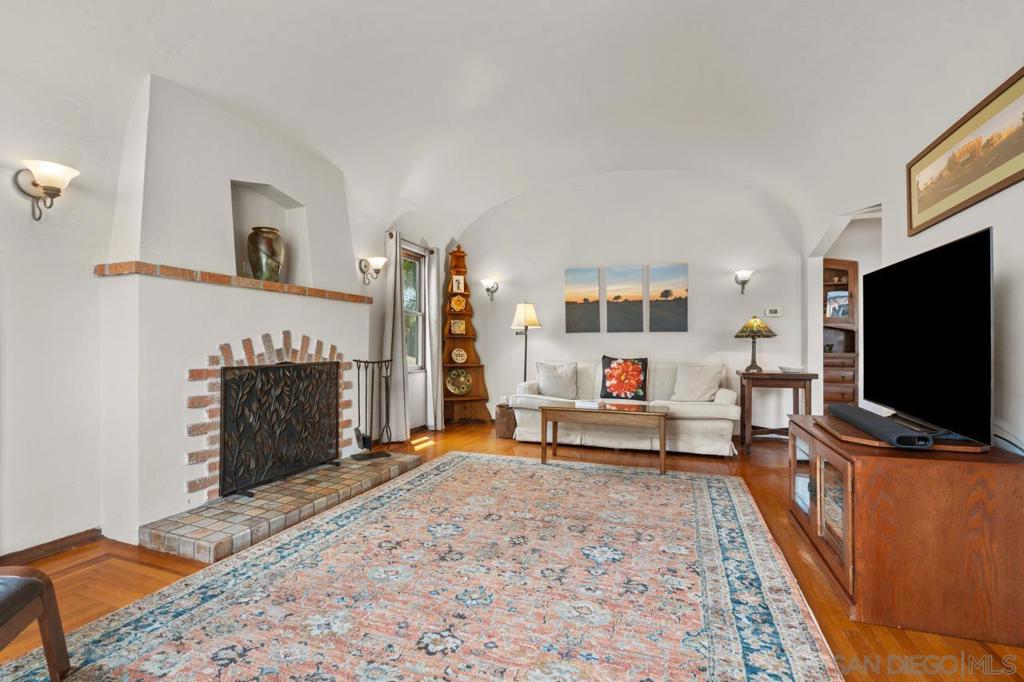 3576 Villa Terrace - photo 4
