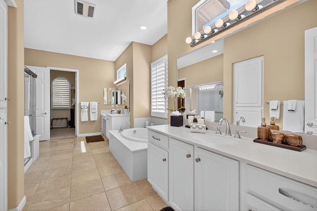 81157 Avenida Sombra, Indio CA: https://media.crmls.org/mediaz/382c6f8f-ff81-464a-95b4-22069a89f318.jpg