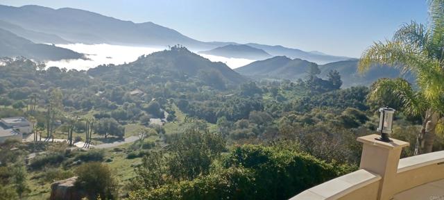 944 Rainbow Crest Road, Fallbrook CA: https://media.crmls.org/mediaz/382ca694-6708-4a08-ae50-6c7223ad63a5.jpg