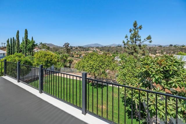 13765 Celestial Rd, Poway CA: https://media.crmls.org/mediaz/382cf1f2-b14d-4edd-91e3-22b277adba8e.jpg