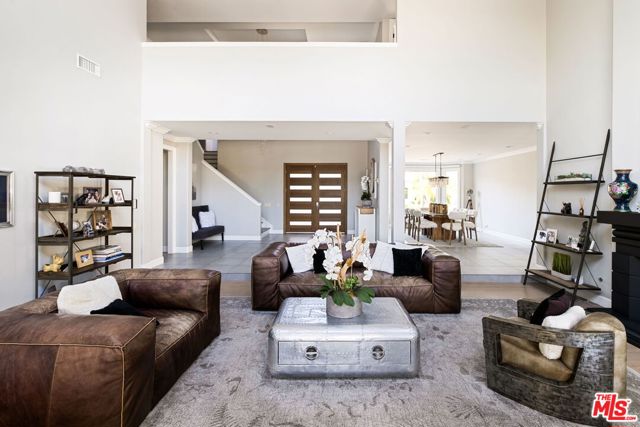 6 Bed Home for Sale in Calabasas, California