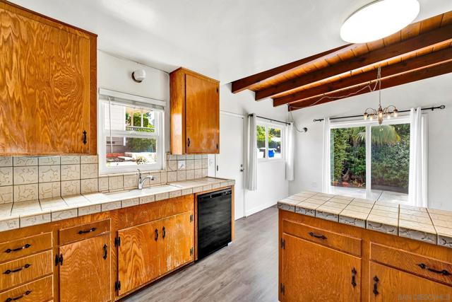 328 30 9th St, Del Mar CA: https://media.crmls.org/mediaz/382f526d-16bb-48b7-a317-6350d394e286.jpg