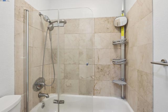 Image 12 of 25 For 38455 Bronson St  128