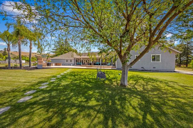 14830 Bartlett Court, San Martin CA: https://media.crmls.org/mediaz/3830fede-2e22-4716-ab54-d49b70b2b37b.jpg