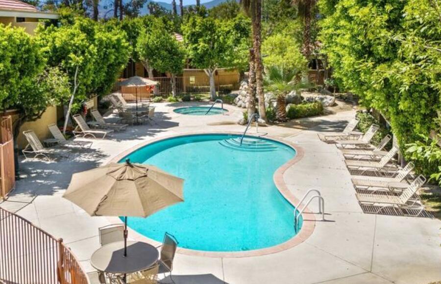 2501 N Indian Canyon Drive #611