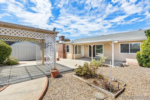 16881 Bellota, San Diego CA: https://media.crmls.org/mediaz/3831b8aa-7d32-4a52-877d-c0af6483c153.jpg