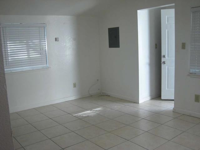 30 Boston Avenue, San Jose CA: https://media.crmls.org/mediaz/383237b6-381c-4821-9603-04ddd0122cb9.jpg