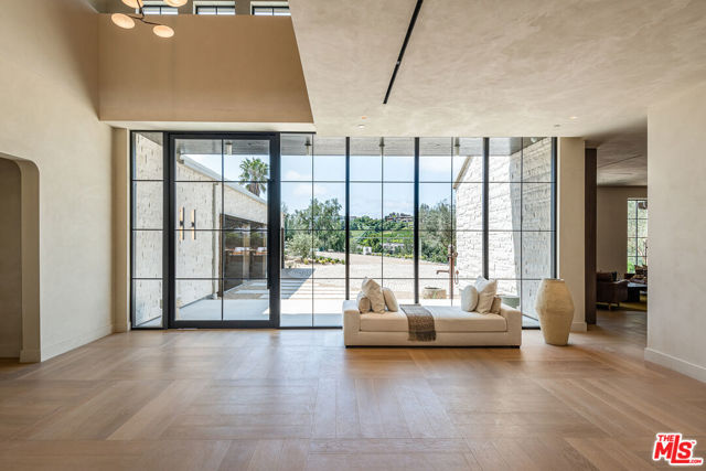 24172 Lupin Hill Road, Hidden Hills CA: https://media.crmls.org/mediaz/38323f83-ab66-45a6-9aa7-02397a615ba4.jpg