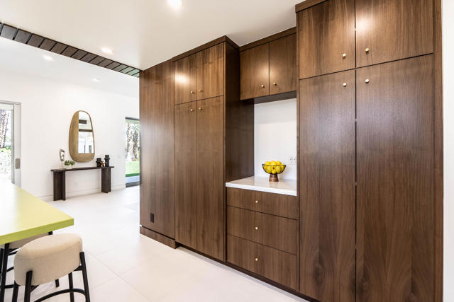 76670 Lark Lane, Indian Wells CA: https://media.crmls.org/mediaz/38324034-8aaa-4df0-841c-da92a44a80a1.jpg