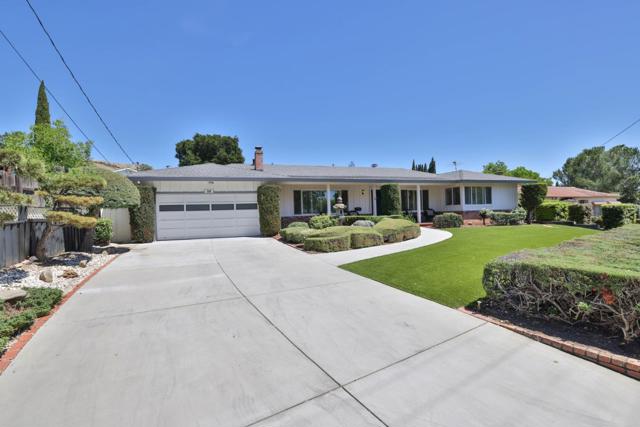 136 Gordon Avenue, San Jose CA: https://media.crmls.org/mediaz/3832a23d-268a-4adf-adc0-0acaa1326a35.jpg
