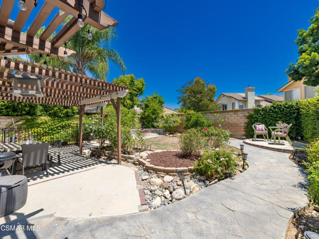 552 Fairfield Road, Simi Valley CA: https://media.crmls.org/mediaz/38337fc8-3263-48f1-98c8-311016366dc2.jpg