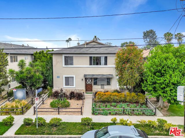 13453 Moorpark Street, Sherman Oaks CA: https://media.crmls.org/mediaz/3833d215-8cbc-471e-9bf8-f899c83a499f.jpg