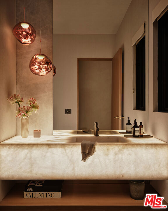 29685 Cuthbert Road, Malibu CA: https://media.crmls.org/mediaz/3834368e-4d63-4885-87e7-64fcf304ef64.jpg