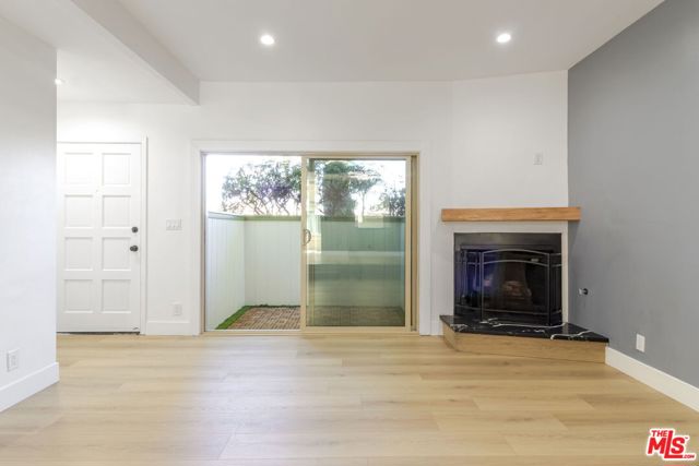 7550 Zombar Avenue, Van Nuys CA: https://media.crmls.org/mediaz/38350bc0-e988-4164-95a0-f4767034640f.jpg