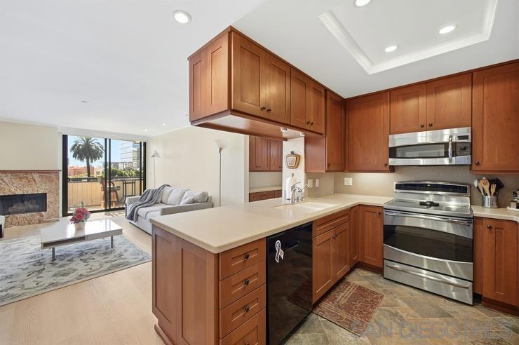 750 State St - photo 11
