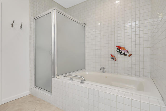 141 Lake Shore Drive, Rancho Mirage CA: https://media.crmls.org/mediaz/38358f2f-b496-455b-90b5-91ca9ed34516.jpg