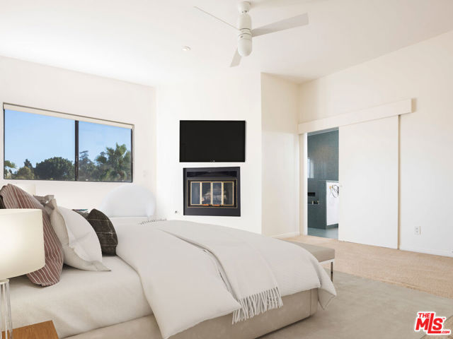 3023 BERKELEY Avenue, Los Angeles CA: https://media.crmls.org/mediaz/3835ec9b-bae0-44a9-8e0b-fff599233a0c.jpg