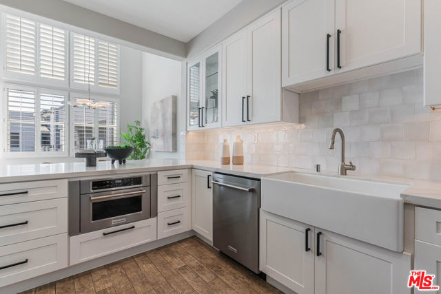 7100 Playa Vista Drive, Playa Vista CA: https://media.crmls.org/mediaz/38369fc5-ae64-409a-b897-c6ea6385c70d.jpg