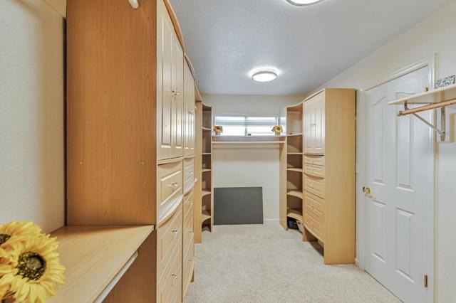 1700 Hemlock Court, Hollister CA: https://media.crmls.org/mediaz/3836b548-6e04-450a-b3d1-5ecdbe52e1c1.jpg