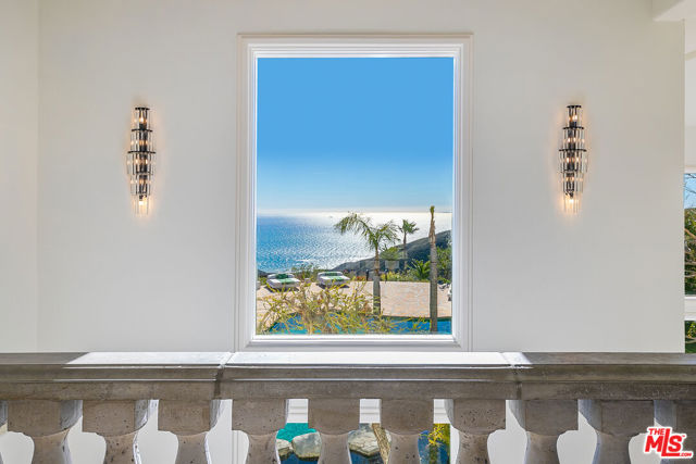 10502 Yellow Hill Road, Malibu CA: https://media.crmls.org/mediaz/3836e3c2-07a1-4b70-9bd0-14b630590d08.jpg