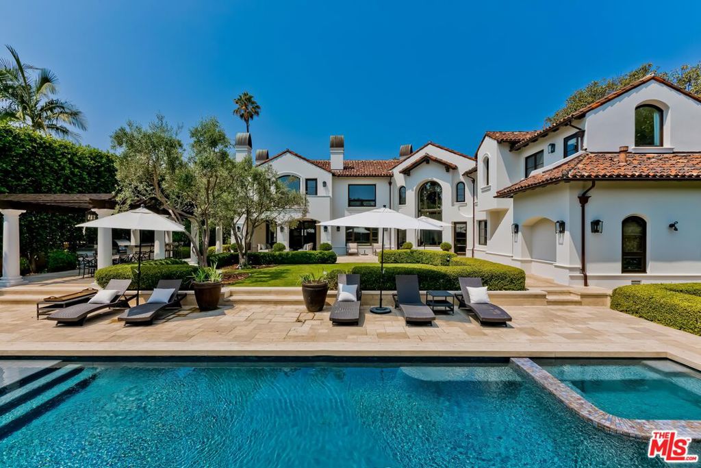 2134 La Mesa Drive — Mediterranean