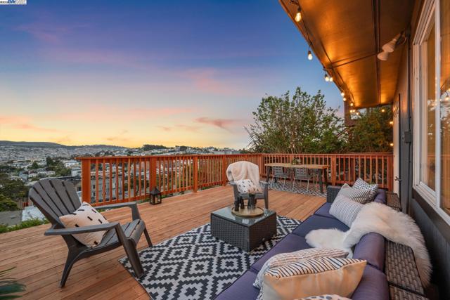 471 JOOST AVENUE, San Francisco CA: https://media.crmls.org/mediaz/3837b28e-d5cc-4139-814b-ed9d7a5d9903.jpg