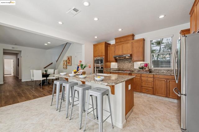 1027 Azuar Drive, Vallejo CA: https://media.crmls.org/mediaz/38381ed4-f2c3-4464-8713-8ffeaf91f3b7.jpg
