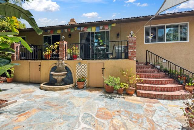 139 Parnassus Circle, Oceanside CA: https://media.crmls.org/mediaz/38399304-0dd7-4fb3-9e10-52d57cf2589a.jpg