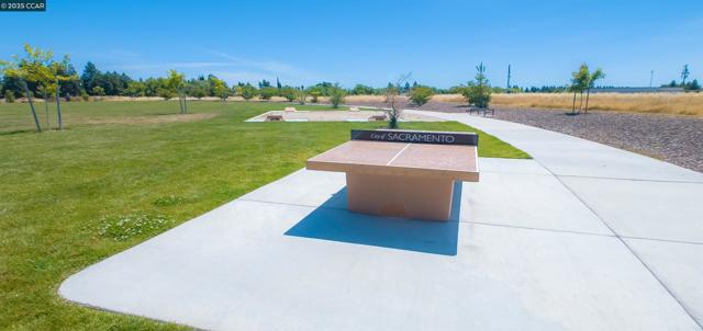 3805 Havengate Way, Sacramento CA: https://media.crmls.org/mediaz/383a381f-7544-4ca3-a57a-11c0163d3d25.jpg
