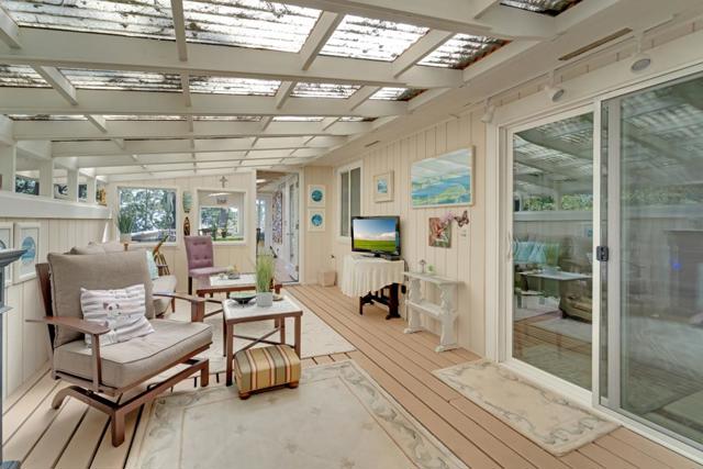 6 Stratford Place, Monterey CA: https://media.crmls.org/mediaz/383ae398-4767-45dc-8c03-a447c56cbf2e.jpg