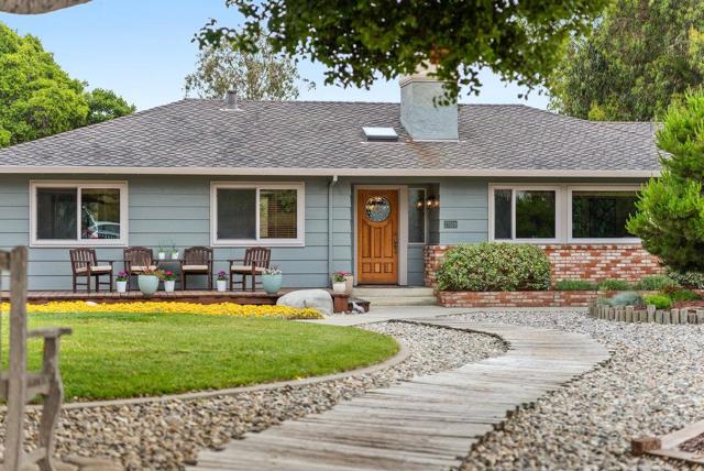 17529 Cross Road, Salinas CA: https://media.crmls.org/mediaz/383af6c2-a3be-4d87-95b5-23a95d6ea298.jpg
