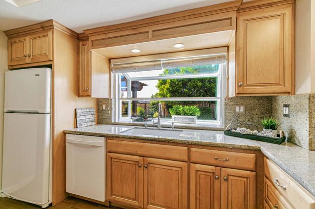 5186 Sunny Creek Drive, San Jose CA: https://media.crmls.org/mediaz/383bd1b1-8937-45cc-8997-3616e70ebfef.jpg