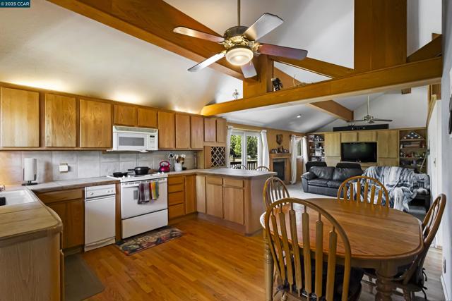 2266 E Main Street, Quincy CA: https://media.crmls.org/mediaz/383c0441-b050-43ce-978f-aa1ac03fb1cc.jpg