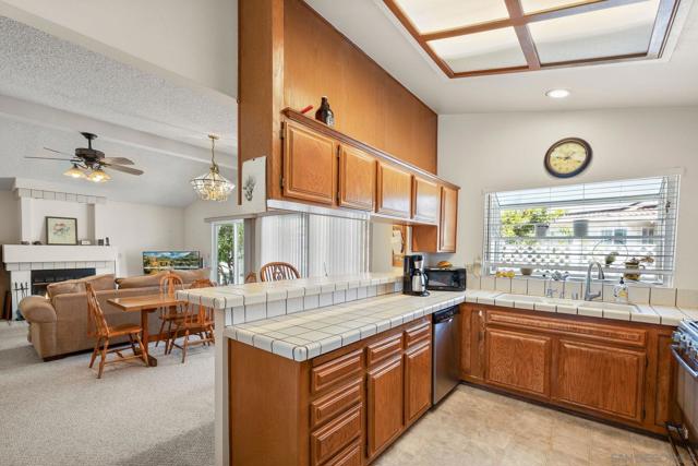 2010 W San Marcos Blvd, San Marcos CA: https://media.crmls.org/mediaz/383c58ee-6eb6-4b4e-b4c7-b0923dcaf4c9.jpg