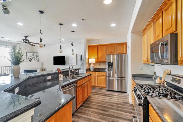 4222 Clarinbridge Cir, Dublin CA: https://media.crmls.org/mediaz/383ca7b0-4a82-4fa1-a617-ef2ad167f057.jpg