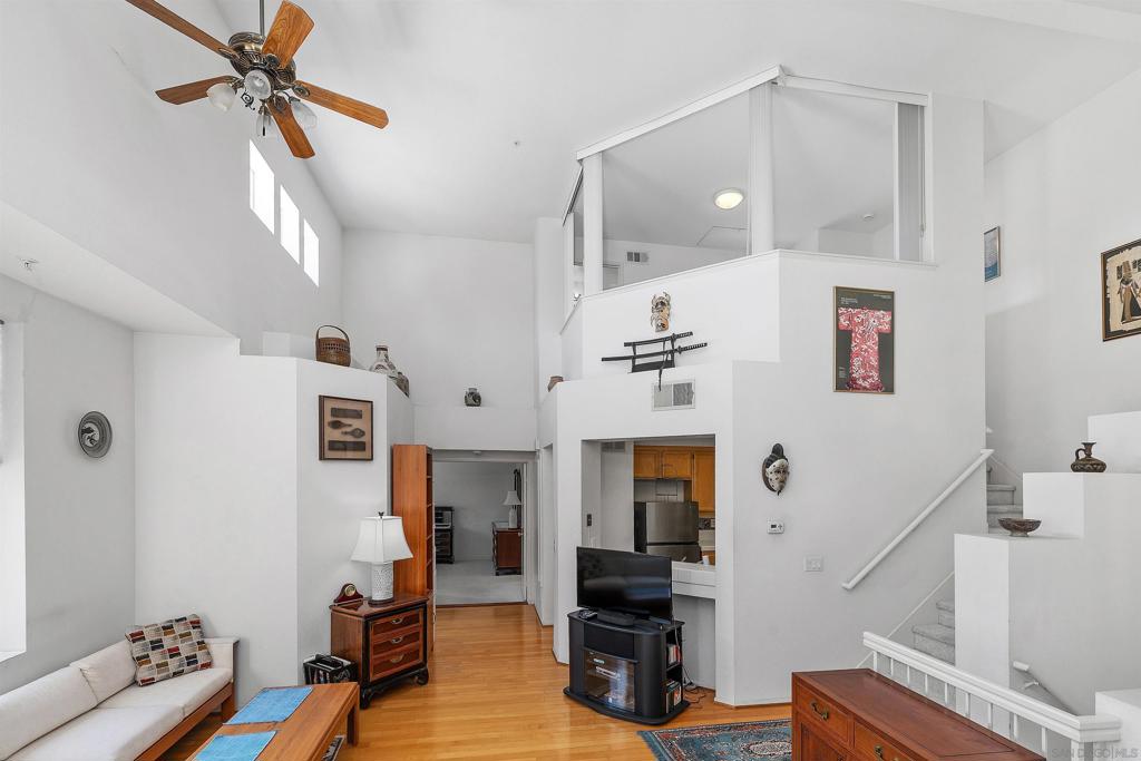 https://media.crmls.org/mediaz/383d1c50-0ebd-48e3-a7a7-6df790da06e9.jpg?preset=X-Large