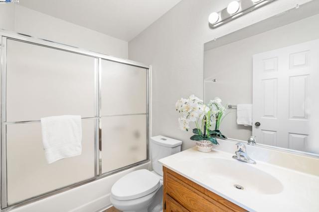 473 Andrea Cir, Livermore CA: https://media.crmls.org/mediaz/383d7791-fa8a-477a-96b7-921a7ce0a52f.jpg