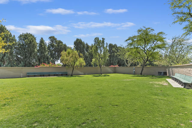 379 Tomahawk Drive, Palm Desert CA: https://media.crmls.org/mediaz/383e1064-a79c-402c-b948-8891aed034c1.jpg