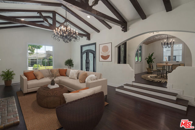 333 Virginia Avenue, Pasadena CA: https://media.crmls.org/mediaz/383fa021-26b2-41af-953f-2e0445ab706d.jpg
