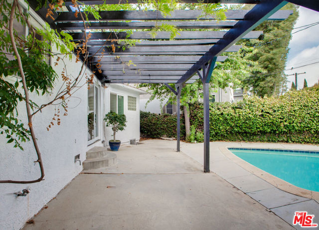 7701 Toland Avenue, Los Angeles CA: https://media.crmls.org/mediaz/38405db9-9f28-4fb9-b865-f82a571111c1.jpg